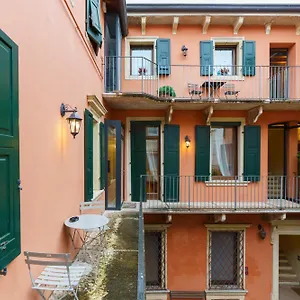 Appartamento Domus - Elegante Residenza Satiro, Verona